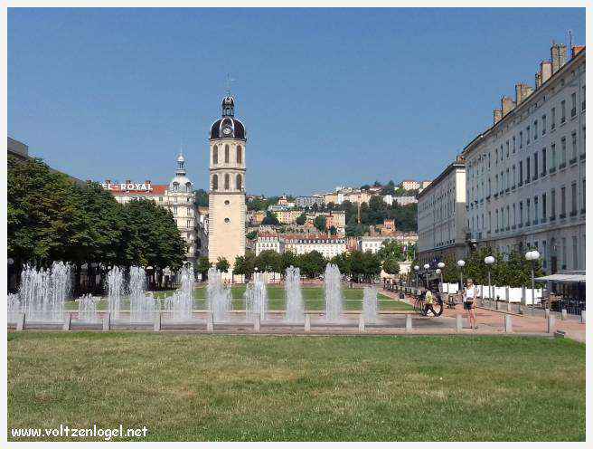 Vue panoramique de Lyon, une ville riche en trésors architecturaux et culturels.