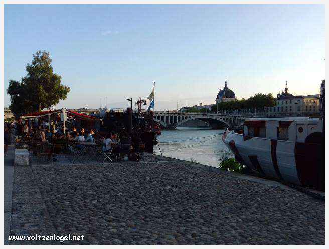 Vue panoramique de Lyon, une ville riche en trésors architecturaux et culturels.