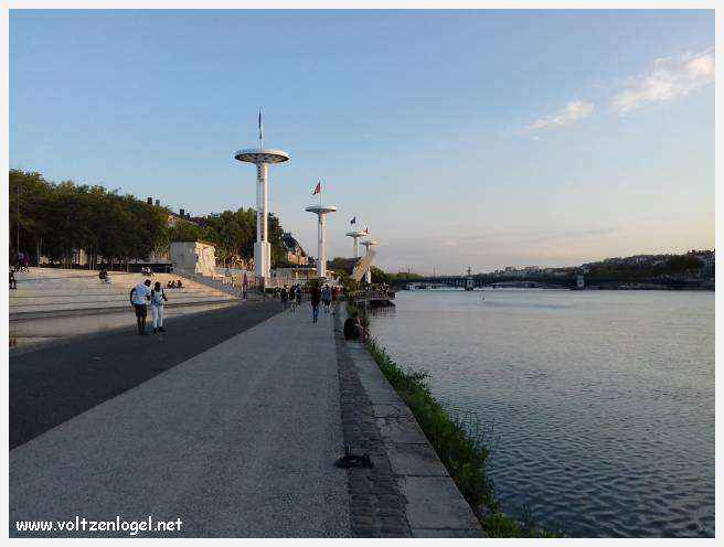 Vue panoramique de Lyon, une ville riche en trésors architecturaux et culturels.