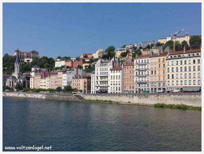 Vue panoramique de Lyon, une ville riche en trésors architecturaux et culturels.