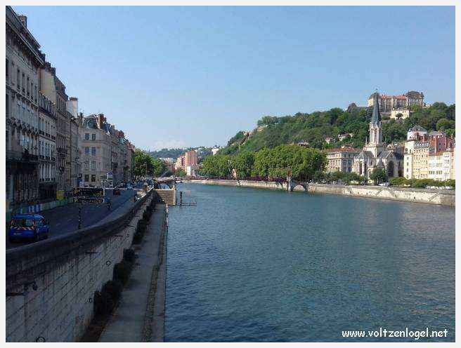 Vue panoramique de Lyon, une ville riche en trésors architecturaux et culturels.