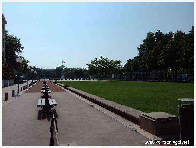 Vue panoramique de Lyon, une ville riche en trésors architecturaux et culturels.