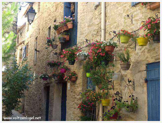 Mollans-sur-Ouvèze. Le meilleur du bourg médiévale Provençale, les fontaines, le château