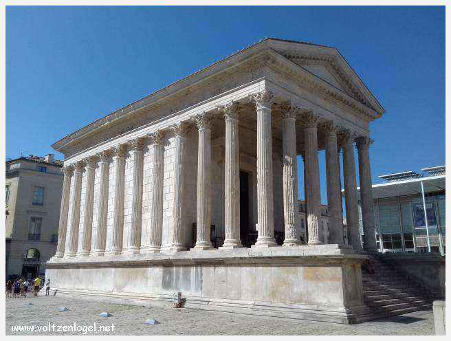 Vue aérienne des Arènes de Nîmes, emblèmes de son héritage romain.