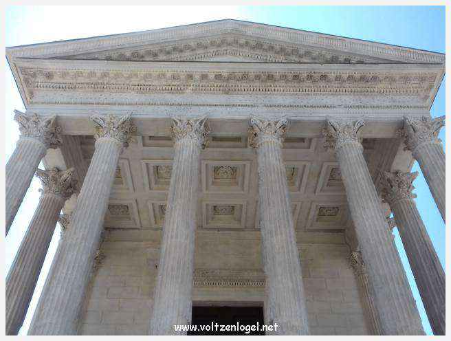 Vue aérienne des Arènes de Nîmes, emblèmes de son héritage romain.