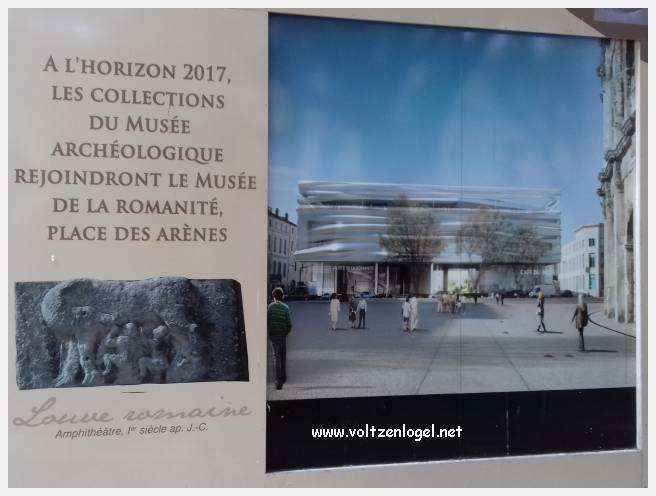 Vue aérienne des Arènes de Nîmes, emblèmes de son héritage romain.