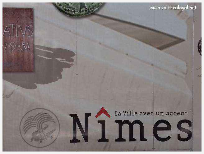 Vue aérienne des Arènes de Nîmes, emblèmes de son héritage romain.