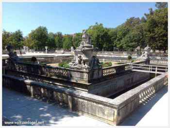 Bassin Montgolfier, élément aquatique des jardins de Nîmes