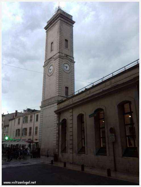Arènes romaines de Nîmes, témoins de son riche passé historique.