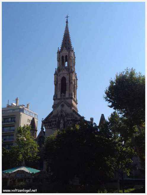 Arènes romaines de Nîmes, témoins de son riche passé historique.