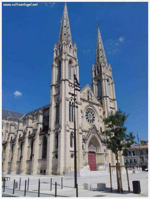 Arènes romaines de Nîmes, témoins de son riche passé historique.