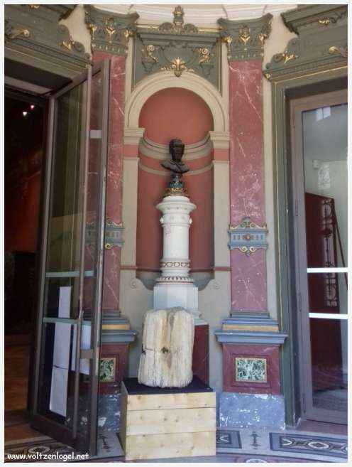 Arènes romaines de Nîmes, témoins de son riche passé historique.