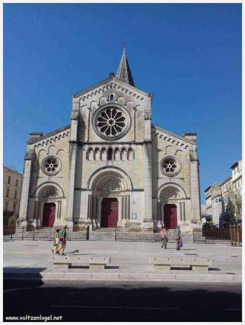Arènes romaines de Nîmes, témoins de son riche passé historique.