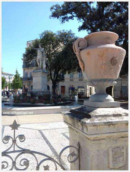 Arènes romaines de Nîmes, témoins de son riche passé historique.