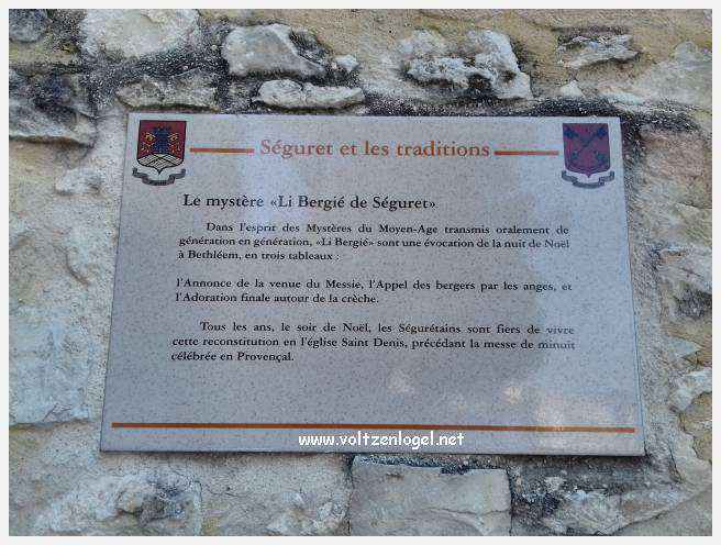 Vue panoramique sur Séguret, village provençal fortifié au charme intemporel.