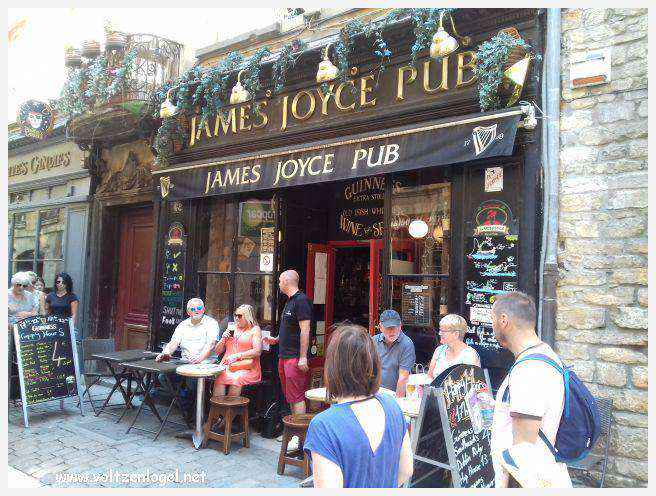 Ruelles médiévales du Vieux Lyon, témoins de son riche passé historique.
