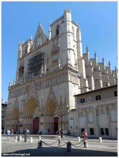 Ruelles médiévales du Vieux Lyon, témoins de son riche passé historique.