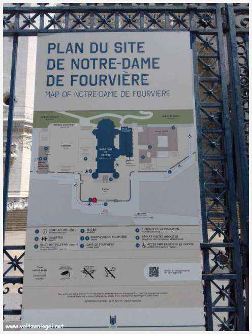 Ruelles médiévales du Vieux Lyon, témoins de son riche passé historique.