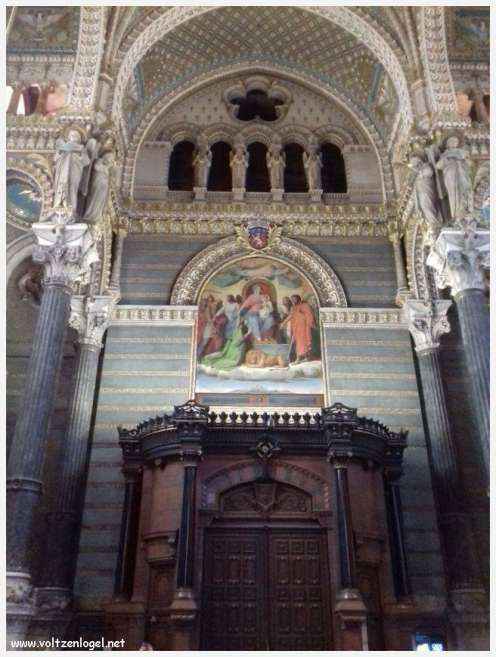 Ruelles médiévales du Vieux Lyon, témoins de son riche passé historique.