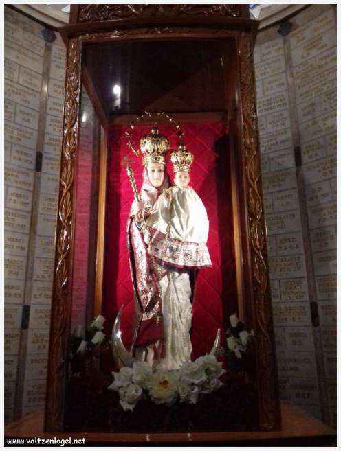 Ruelles médiévales du Vieux Lyon, témoins de son riche passé historique.