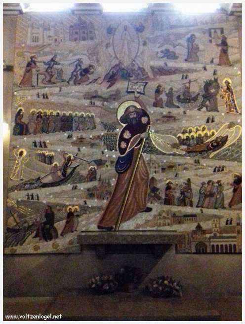 Ruelles médiévales du Vieux Lyon, témoins de son riche passé historique.