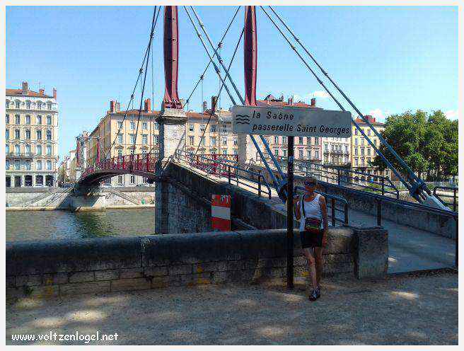 Ruelles médiévales du Vieux Lyon, témoins de son riche passé historique.
