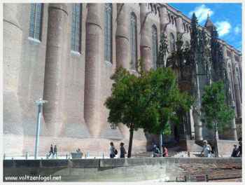 La cathédrale Sainte-Cécile d'Albi est le siège de l'archidiocèse de la ville