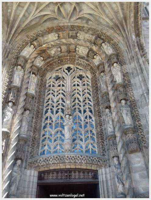 Vue panoramique de la cathédrale Sainte-Cécile à Albi, chef-d'œuvre gothique