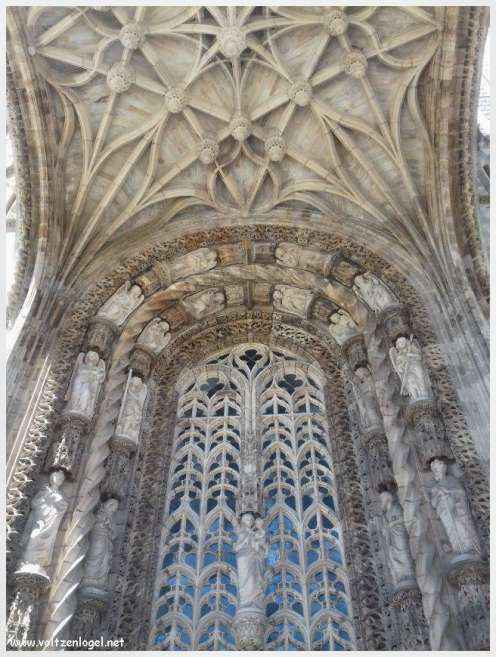 Vue panoramique de la cathédrale Sainte-Cécile à Albi, chef-d'œuvre gothique