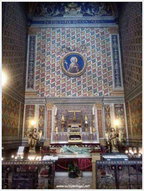 Vue panoramique de la cathédrale Sainte-Cécile à Albi, chef-d'œuvre gothique