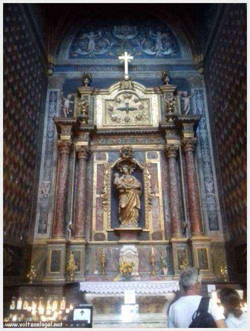 Vue panoramique de la cathédrale Sainte-Cécile à Albi, chef-d'œuvre gothique