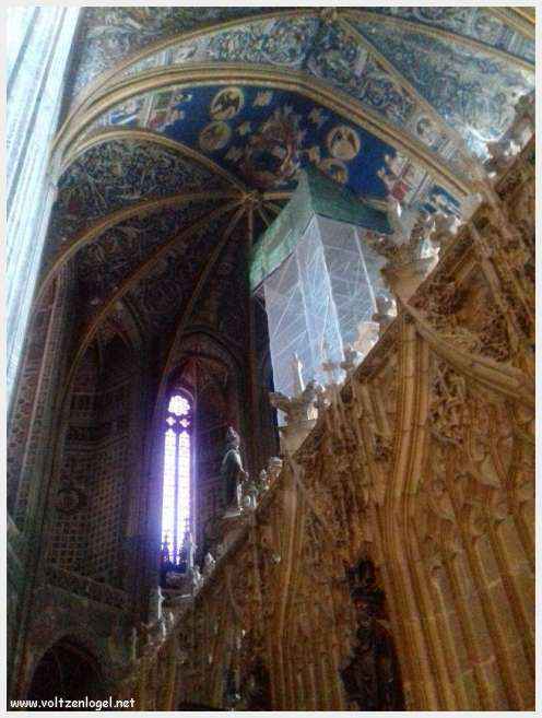 Vue panoramique de la cathédrale Sainte-Cécile à Albi, chef-d'œuvre gothique