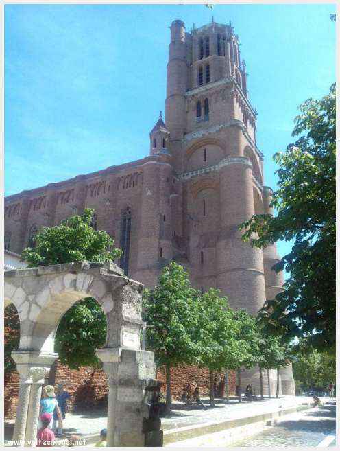 Albi la Cité épiscopale. La cathédrale Sainte-Cécile d'Albi. La ville rouge perle du sud-ouest