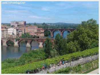 Le Tarn est enjambé par l'un des plus vieux ponts de France datant du Moyen-Age