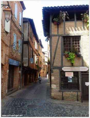 Albi, riche en culture : découvrez l'héritage artistique de Toulouse-Lautrec.