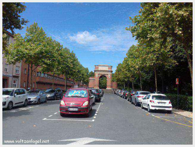 Vue panoramique d'Albi avec la cathédrale Sainte-Cécile et le Pont Vieux