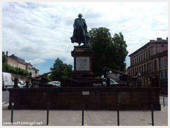 Vue panoramique d'Albi avec la cathédrale Sainte-Cécile et le Pont Vieux