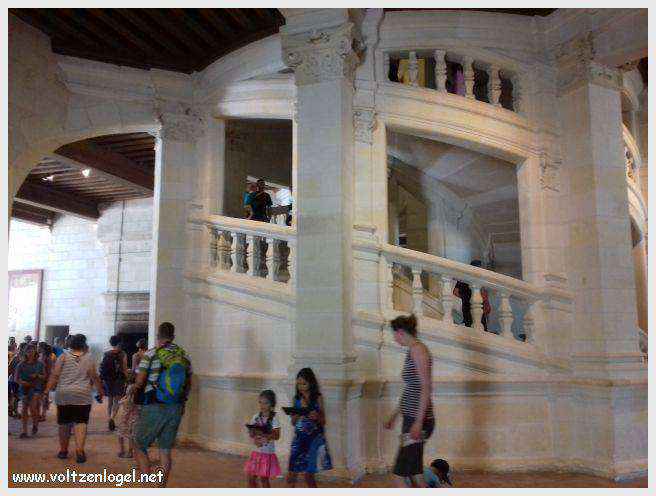 Vue majestueuse du Château de Chambord et ses jardins Renaissance