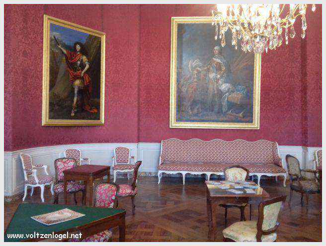 Vue majestueuse du Château de Chambord et ses jardins Renaissance