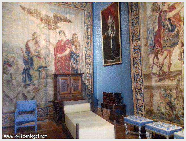 Vue majestueuse du Château de Chambord et ses jardins Renaissance