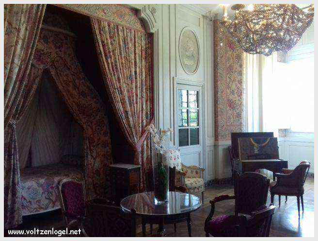 Vue majestueuse du Château de Chambord et ses jardins Renaissance