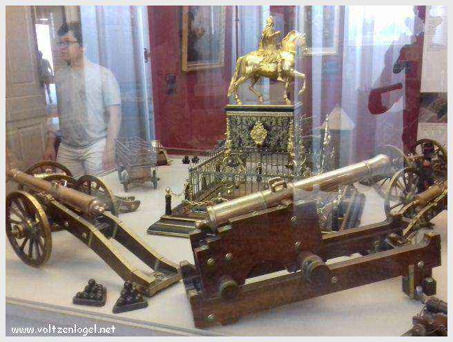 Vue majestueuse du Château de Chambord et ses jardins Renaissance