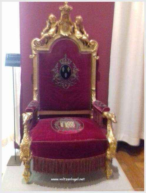 Vue majestueuse du Château de Chambord et ses jardins Renaissance