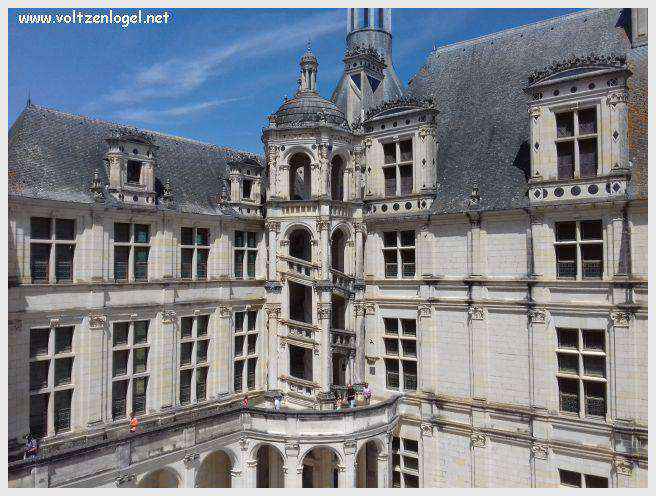 Vue majestueuse du Château de Chambord et ses jardins Renaissance