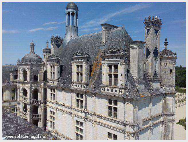 Vue majestueuse du Château de Chambord et ses jardins Renaissance