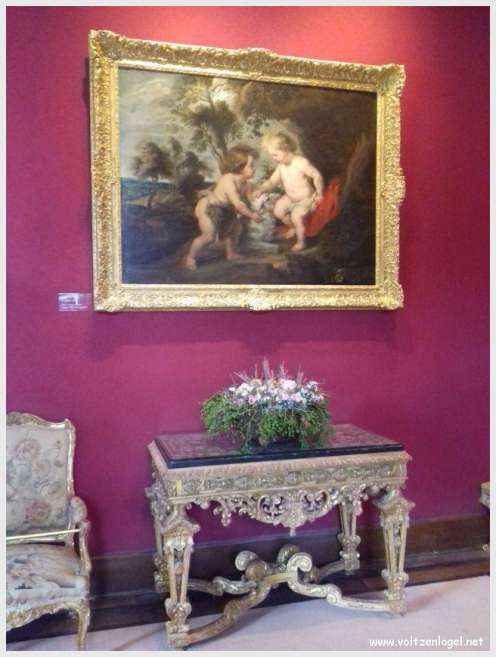 Château de Chenonceau : symbole de la Renaissance française et de la beauté des jardins historiques.