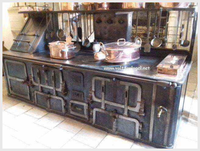 Château de Chenonceau : symbole de la Renaissance française et de la beauté des jardins historiques.