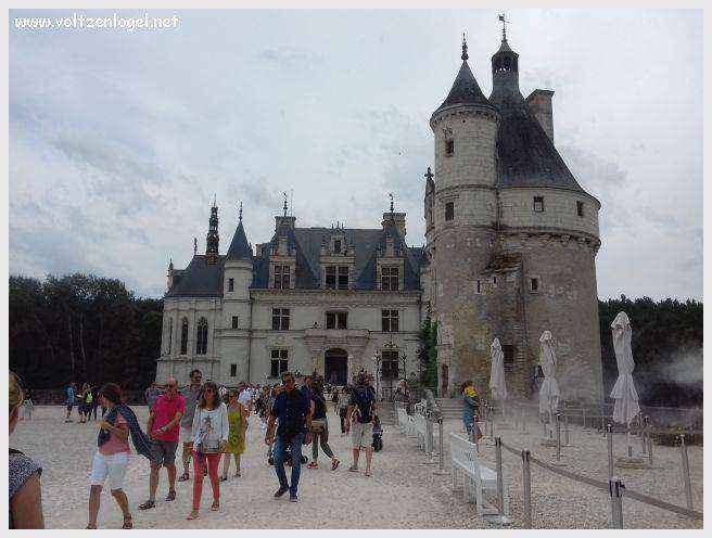 Château de Chenonceau : symbole de la Renaissance française et de la beauté des jardins historiques.