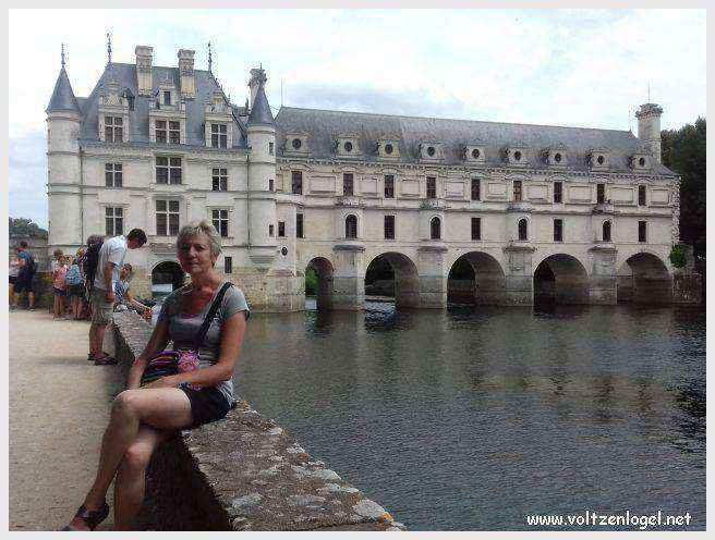 Château de Chenonceau : symbole de la Renaissance française et de la beauté des jardins historiques.