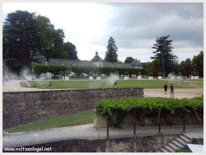 Château de Chenonceau : symbole de la Renaissance française et de la beauté des jardins historiques.